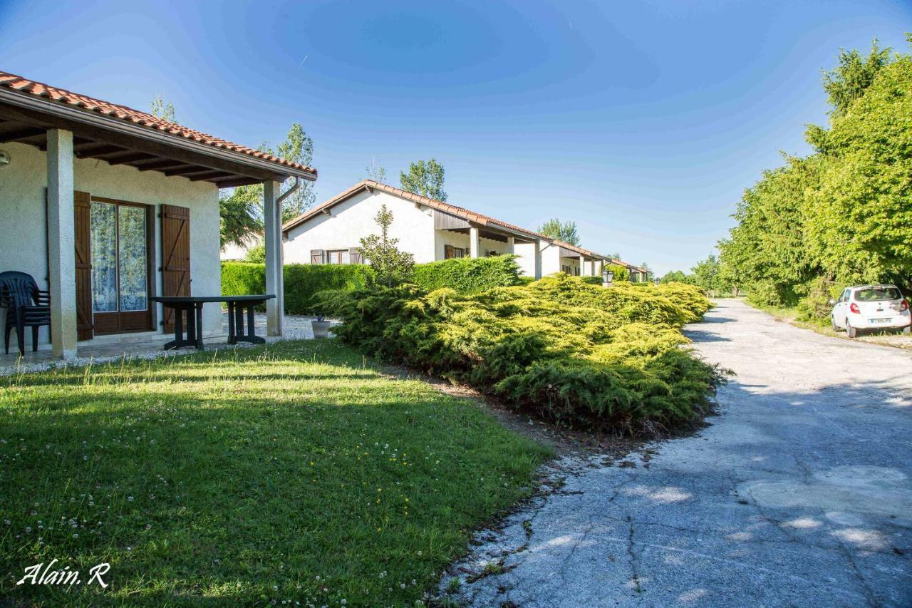 Paradise Challets And Camping Otel Sarrecave Dış mekan fotoğraf