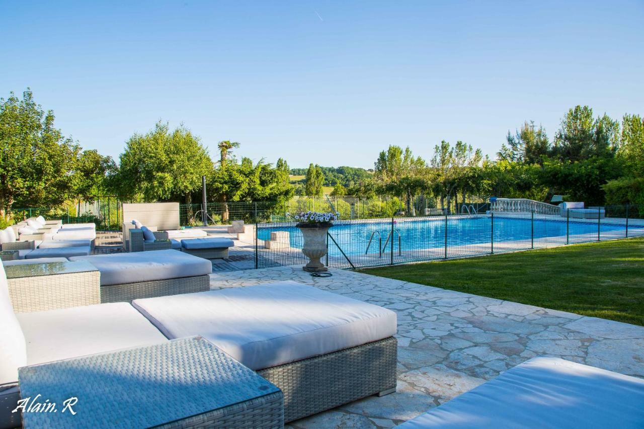 Paradise Challets And Camping Otel Sarrecave Dış mekan fotoğraf