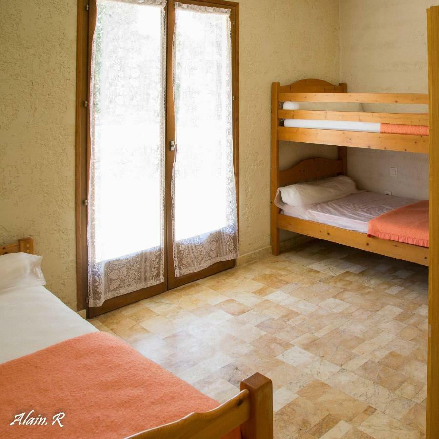 Paradise Challets And Camping Otel Sarrecave Dış mekan fotoğraf