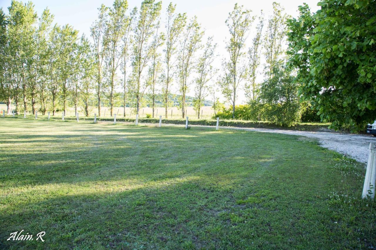 Paradise Challets And Camping Otel Sarrecave Dış mekan fotoğraf