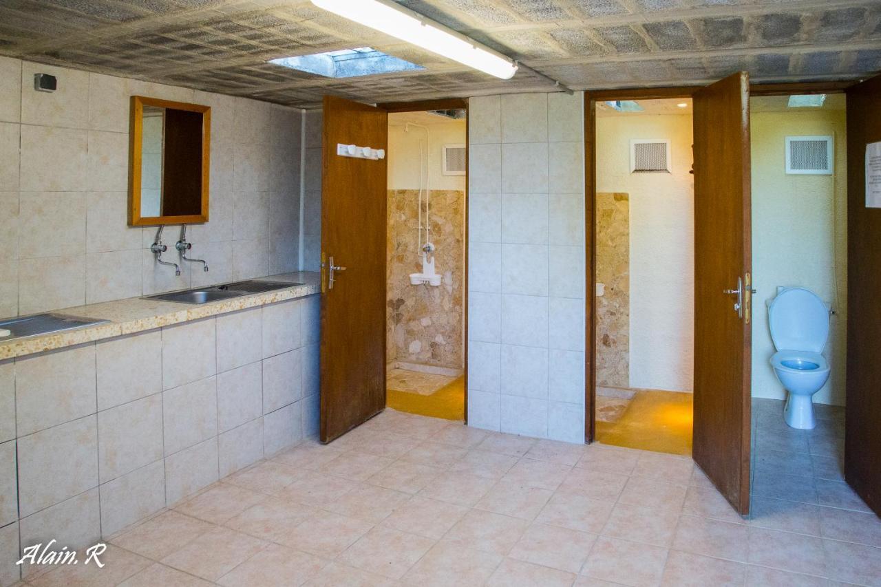 Paradise Challets And Camping Otel Sarrecave Dış mekan fotoğraf
